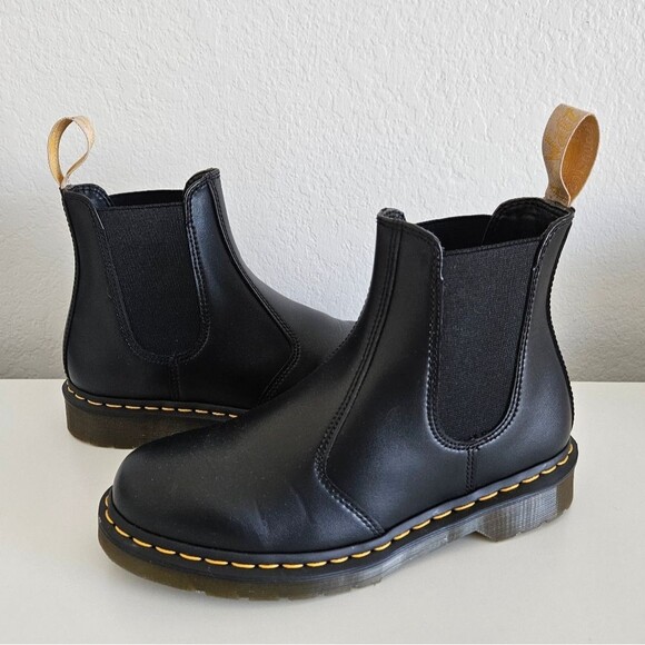 Like New Dr. Martens 2976 Felix Vegan Leather Chelsea Boot Black Men 8, Women 9 - Picture 1 of 7